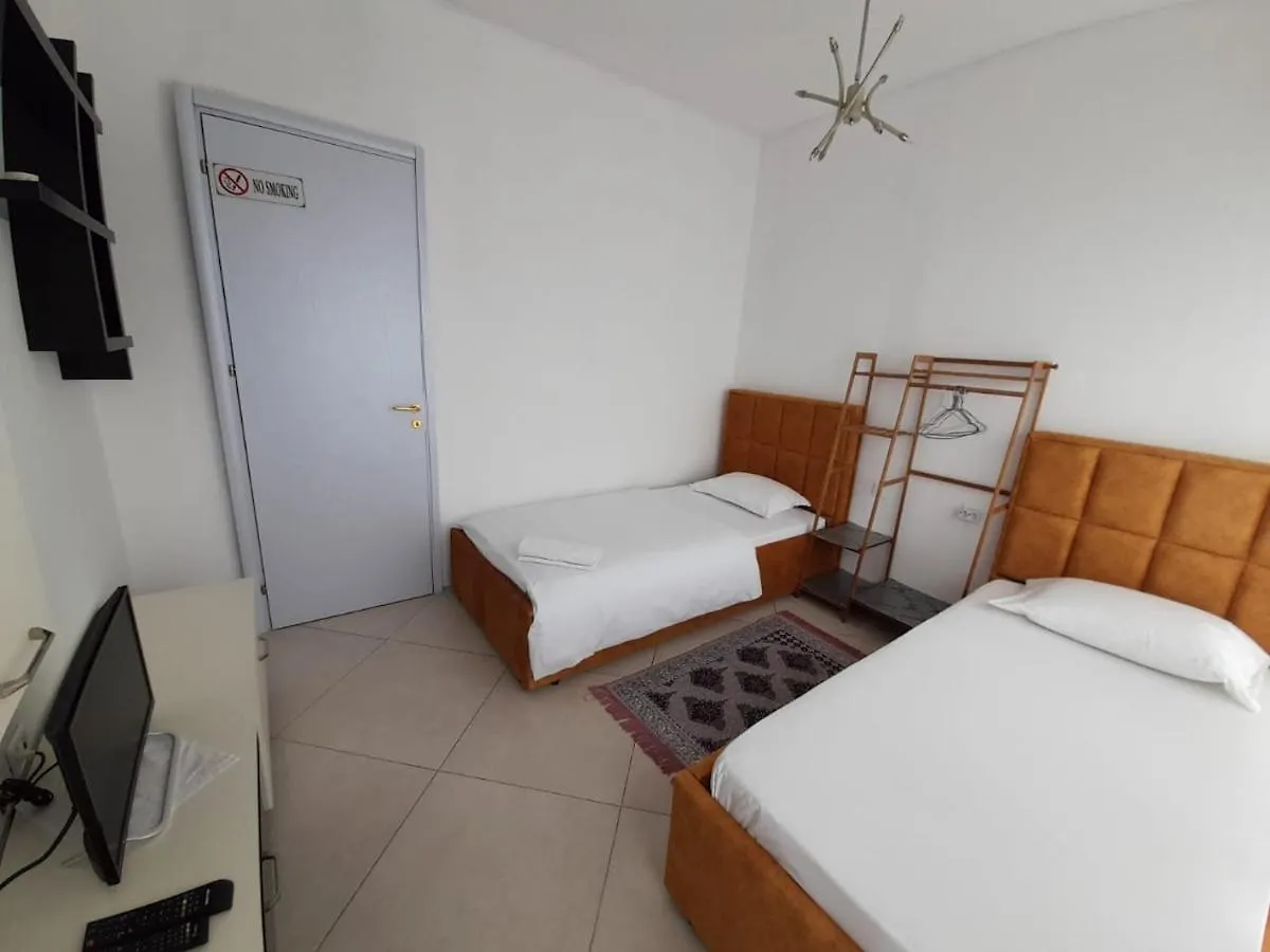 Guesthouse Bela ティラナ 0*,