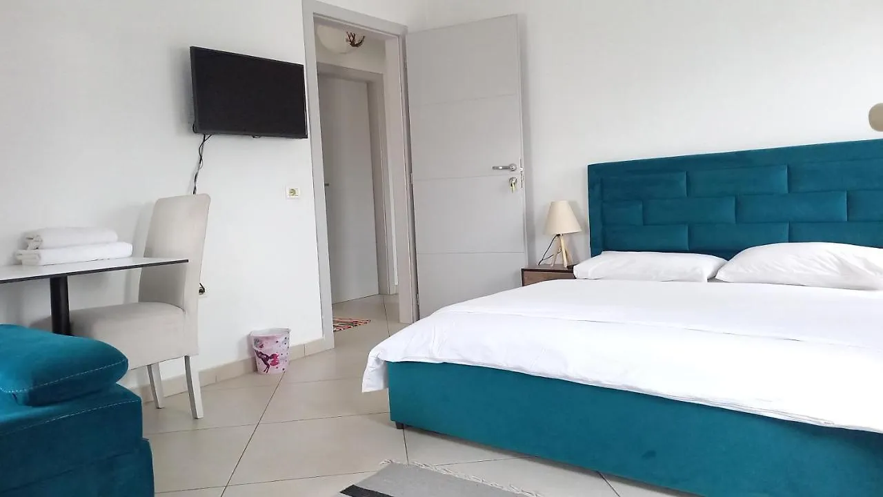 Guesthouse Bela ティラナ ゲストハウス